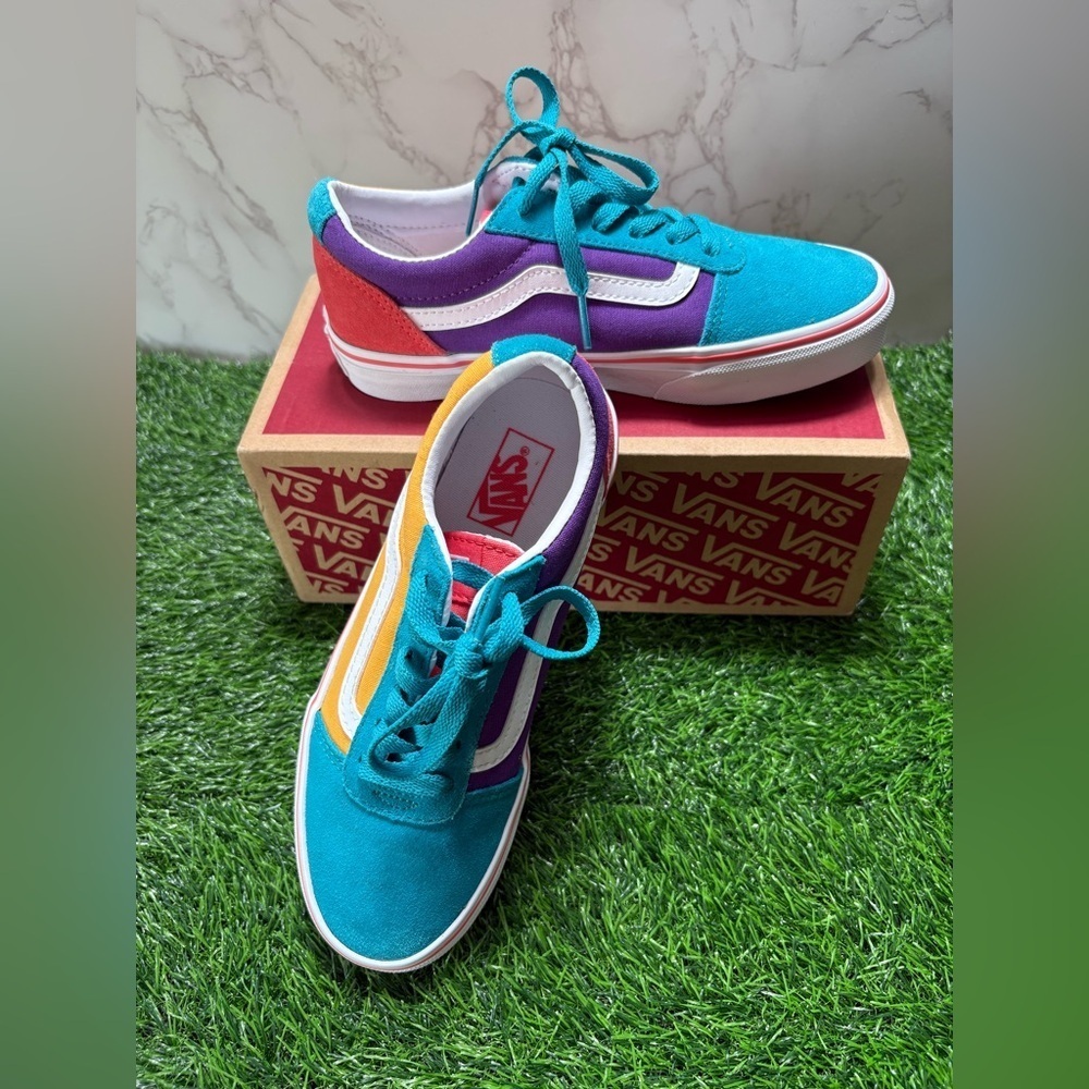 VANS Kidโs Ward Color Block Low Top Sneakers-Size: 3 Missy-Preowned, Like New